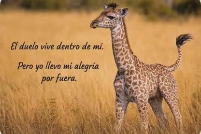Jirafa juguetona – El duelo vive dentro de mí. Pero yo llevo mi alegría por fuera – Imán